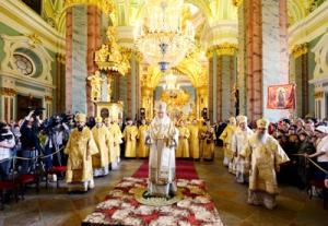 В день памяти святых апостолов Петра и Павла Святейший Патриарх Кирилл совершил Литургию в Петропавловском соборе Санкт-Петербурга