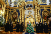 В день памяти святителя Николая Чудотворца Святейший Патриарх Кирилл совершил Литургию в Николо-Богоявленском морском соборе Петербурга
