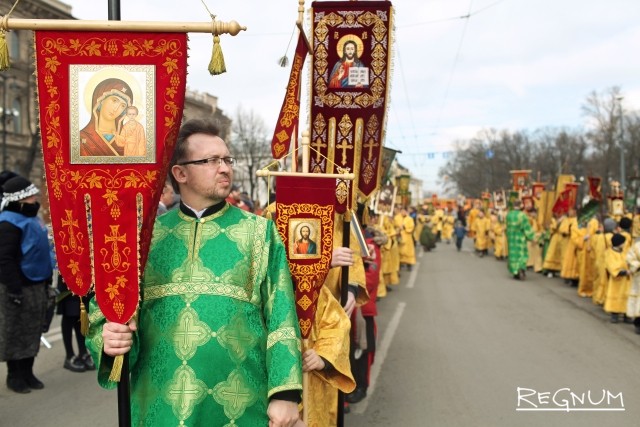 Крестный ход в Вербное воскресенье  