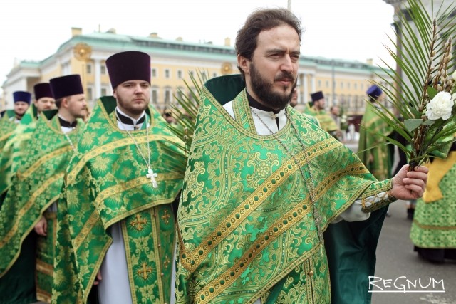 Крестный ход в праздник Входа Господня в Иерусалим  