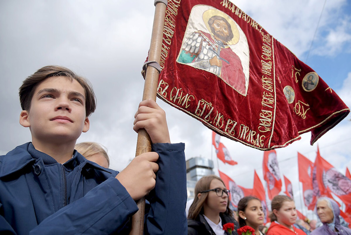 110 тысяч человек прошли крестным ходом в Петербурге в память об Александре Невском