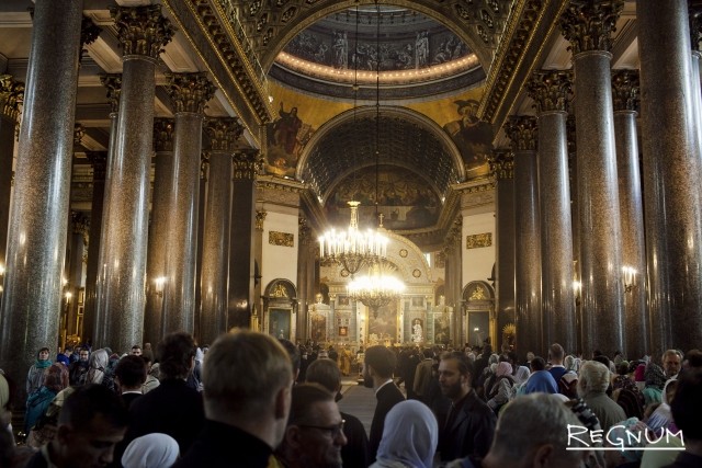 Праздничная Божественная литургия в Казанском кафедральном соборе  