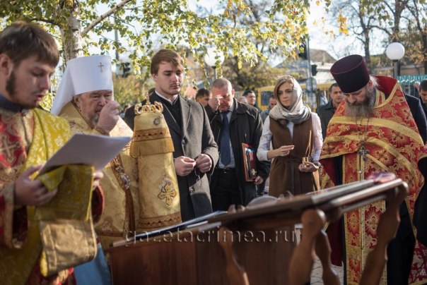 Освящение часовни в честь Царской Семьи и бюста Императора Николая